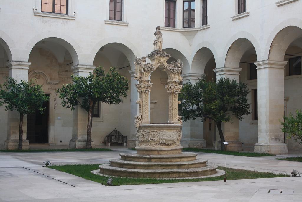 La Dimora Di Paola Apartment Lecce Cameră foto